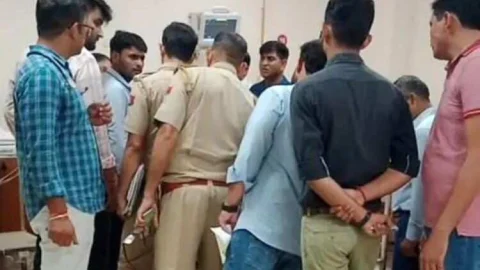 करंट लगने से छत से नीचे गिरा मजदूर