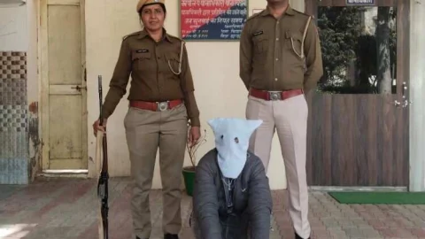 सामुहिक दुष्कर्म के मामले में फरार आरोपी को किया बापर्दा गिरफ्तार