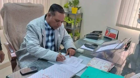 मुख्य चिकित्सा एवं स्वास्थ्य अधिकारी डॉ अशोक महरिया ने संभाला पदभार