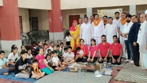 सूरजगढ़ में नवयुवक चरित्र निर्माण योग प्रशिक्षण शिविर का शुभारंभ