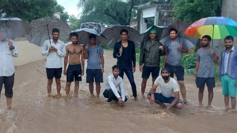 सड़कों पर सैलाब उमड़ा… श्रावण शुक्ल एकादशी पर दो दिन से मेघ मल्हार