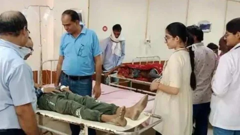 वाहन की टक्कर से युवक गंभीर घायल