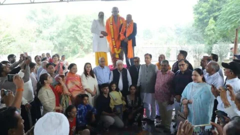 राज्यपाल पुरस्कार से सम्मानित शिक्षाविद सांवर शर्मा की मूर्ति का हुआ अनावरण