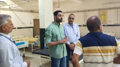 जिला कलेक्टर ने जनाना अस्पताल व इंदिरा रसोई का किया औचक निरीक्षण, चिकित्सा अधिकारियों को दिए जरूरी निर्देश