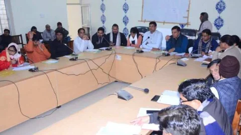 आमजन की समस्याओं को गंभीरता से लें अधिकारी – सहारण