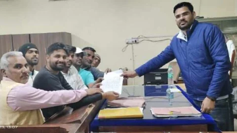 इंद्रपुरा के ग्रामीणों ने ग्राम पंचायत में घोटाले का आरोप लगाते हुए उपखंड अधिकारी को सौंपा ज्ञापन