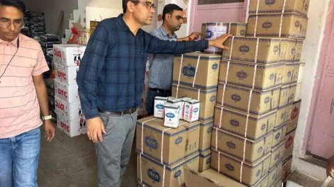 खाद्य सुरक्षा अधिकारियों की संयुक्त जांच दल द्वारा 863 लीटर घी श्री सरस किया सीज