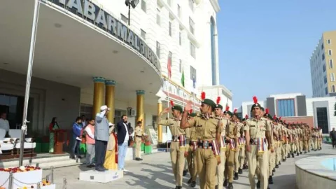 नए भारत के निर्माण में भागीदारी के लिए तैयार हों युवा – डाॅ विनोद टिबडेवाला