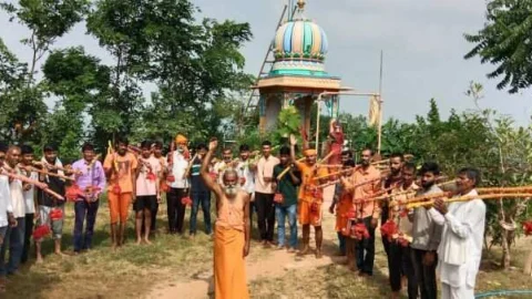 घाटवा में ईरणिया बालाजी कावड़ संघ के 25 सदस्यों ने निकाली कावड़यात्रा