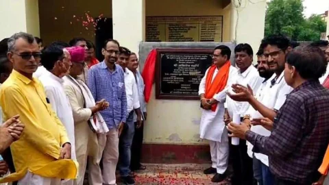 सीनियर सेकंडरी विद्यालय में किया ट्यूबवेल का उद्घाटन