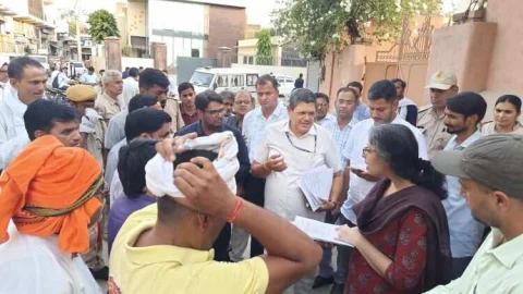 जिला कलेक्टर का औचक निरीक्षण : पिलानी शहर में पेयजल आपूर्ति की व्यवस्थाओं का लिया जायजा