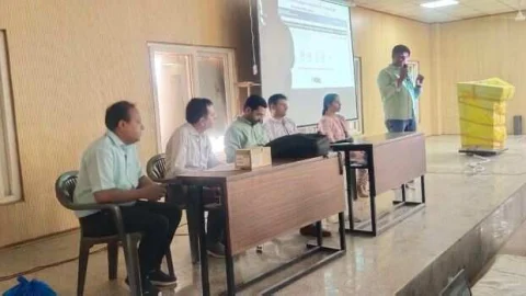 जिला निर्वाचन अधिकारी ने निष्पक्ष मतगणना के दिए निर्देश