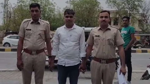 6 साल से फरार और दस हजार रूपए का इनामी अपराधी गिरफ्तार