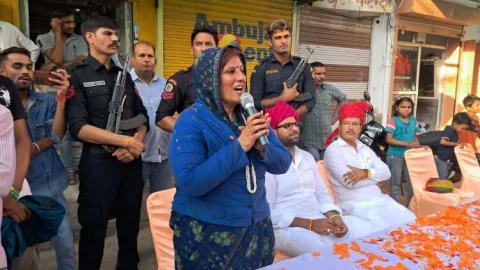 किसान सम्मान रैली के लिए आमजन के बीच पहुँचे जेजेपी नेता