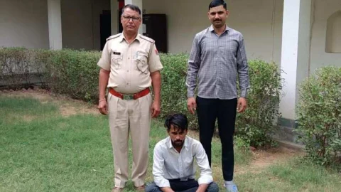 पीड़िता के फोटो खींचकर धमकाया, 5 साल में कई बार किया रेप