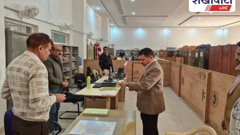 जिला कलक्टर ने एसडीएम-तहसीलदार कार्यालय का किया निरीक्षण