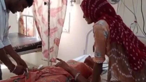 खेत में मूंग मोठ निकालते समय महिला की चुन्नी फसी मशीन में, गंभीर घायल