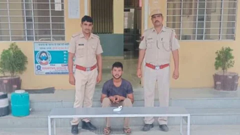 चैन स्नैचिंग करने वाले आरोपी से लूटी गई सोने की चैन उत्तरप्रदेश से की बरामद