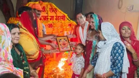 सुंदरकांड के पाठ व भजन कीर्तन से गूंजा सात जांटी श्री बालाजी मंदिर