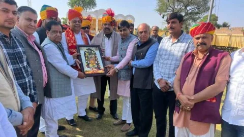 विप्र फाउंडेशन ने किया राष्ट्रीय संयोजक ओझा व प्रदेश अध्यक्ष कर्नल का अभिनंदन