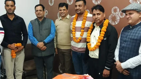 नीमकाथाना में एसआईआर SIR में शत-प्रतिशत कार्य पर दो बीएलओ सम्मानित, 38.64% कार्य पूरा