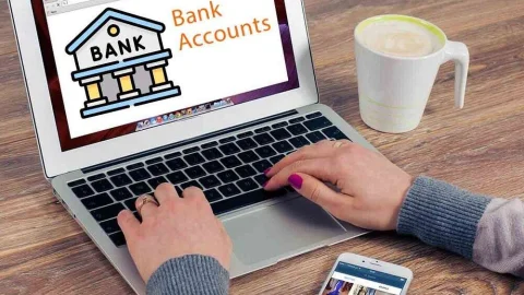 Banking Rules: बैंक अकाउंट से जुड़ी ये गलतियां आपको बना देगी कंगाल, हो सकते हैं डिफाल्टर घोषित