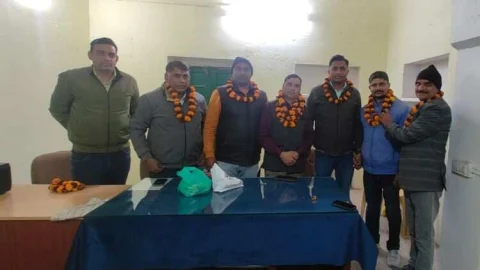 पशुपालन विभाग में पदनाम परिवर्तन के अनुमोदन पर मनाई खुशियां