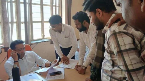 जनहित के मुद्दों को लेकर सांसद राहुल कस्वां को दिया ज्ञापन