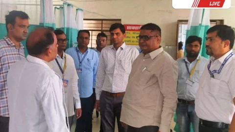 नीमकाथाना सहित 4 अस्पतालों का निरीक्षण, व्यवस्थाएं जांचीं