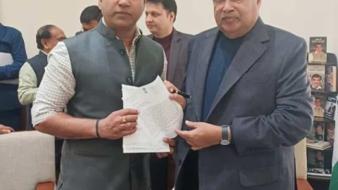 सांसद राहुल कस्वां ने की केन्द्रीय मंत्री नीतिन गडकरी से मुलाकात