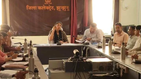 लोकसभा चुनावों को लेकर प्रशासन सतर्क, लगातार बैठकों का दौर जारी