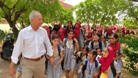 चैंजमेकर अवार्ड से सम्मानित हुये सीकर के वाहिद चोहान