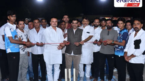 रतनगढ़ के नौसरिया में हुई प्रीमियर लीग की शुरुआत