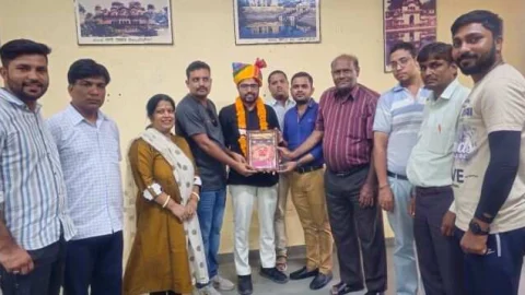 सहायक जनसम्पर्क अधिकारी ढाका को स्थानान्तरण पर दी विदाई