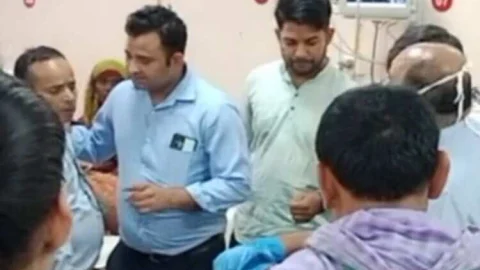 छत पर खेलते-खेलते नाबालिग लड़का छत से नीचे गिरा