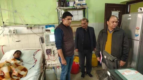 एडीएम चंदन दुबे ने बीडीके अस्पताल का किया औचक निरीक्षण