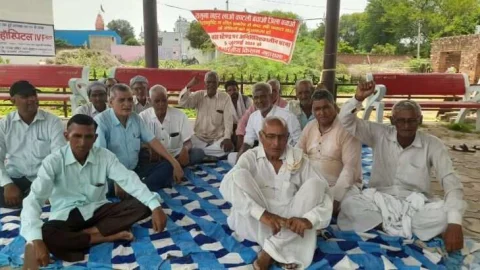 लोयल बस स्टैंड पर किसान महासभा का धरना चौबीसवें दिन भी जारी