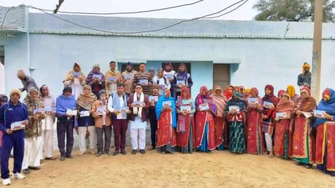 ढूकिया का बास में घर-घर में दीप जलाने का दिया निमंत्रण