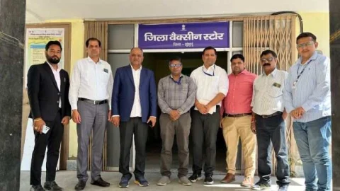 दिल्ली से आई केंद्रीय टीम ने झुंझुनू जिला वैक्सीन भंडार का किया निरीक्षण