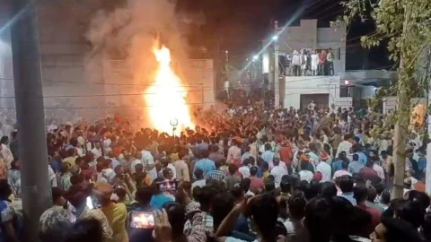 गोधुली वेला में हुआ शहर में विभिन्न स्थानों पर होलिका का दहन