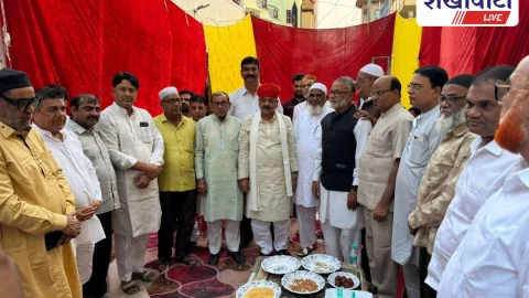 प्रवासियों ने किया कांग्रेस उपाध्यक्ष रफीक मंडेलिया का सम्मान