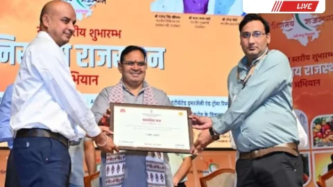 सीएमएचओ व डीटीओ को मुख्यमंत्री भजनलाल शर्मा ने किया सम्मानित