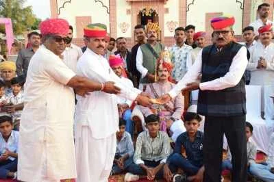 Jodhpur Unique Wedding: जोधपुर में हुई अनोखी शादी, सभी बारातियों को गिफ्ट में दी गई गीता और तलवार