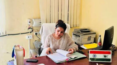Success Story: 9 घंटे नौकरी के UPSC की तैयारी, मुश्किलों के आगे नहीं मानी हार, वकील पिता की बेटी बनी असिस्टेंट कमिश्नर