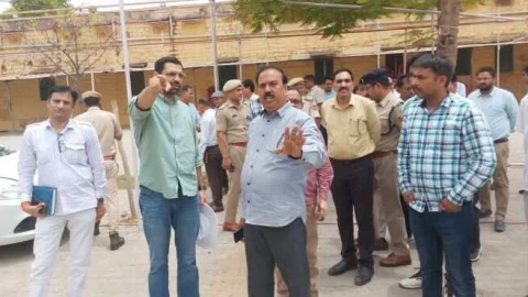 जिला निर्वाचन अधिकारी ने किया मतगणना स्थल का निरीक्षण