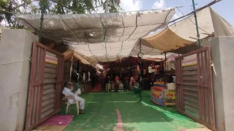 उपभोक्ता के अधिकारों ठेंगा दिखाते झुंझुनू शहर में संचालित सेल और मेले