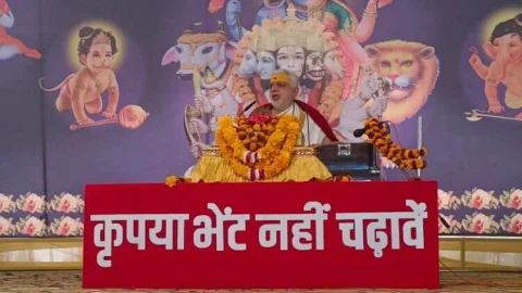 पंचमुखी बालाजी मंदिर में चल रही राम कथा में भजनों पर थिरके श्रद्धालु