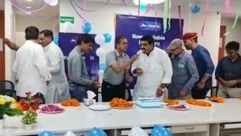 रिलायंस जियो कंपनी ने 5G सेवा को अधिकारिक तौर पर लॉन्च किया