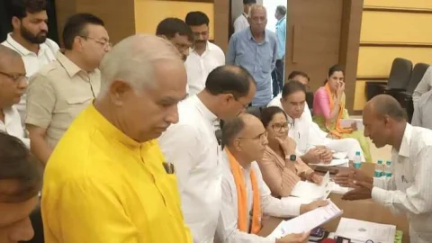 जलदाय विभाग मंत्री कन्हैया लाल चौधरी को दिया ज्ञापन