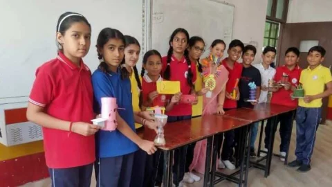 न्यू राजस्थान पब्लिक स्कूल में ‘बेस्ट आउट ऑफ वेस्ट प्रतियोगिता‘ का आयोजन